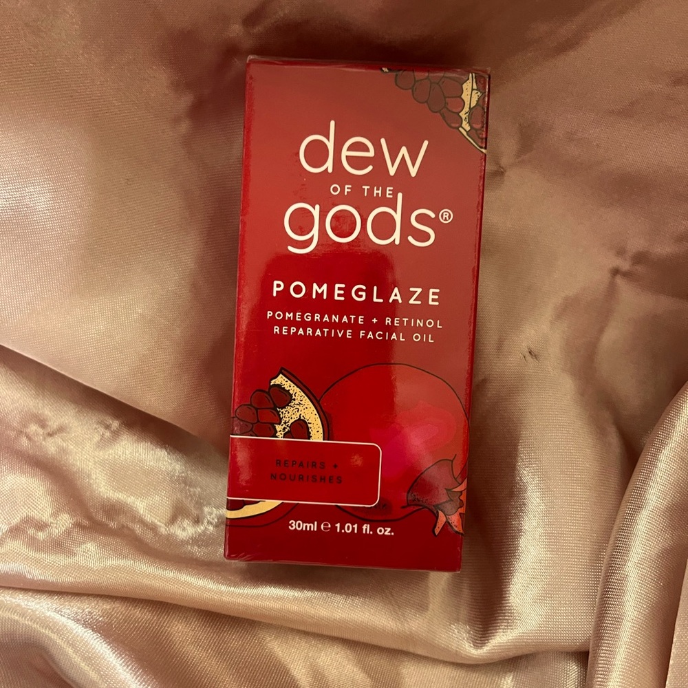 Dew of the Gods Pomeglaze Facial Oil NIB still Sealed